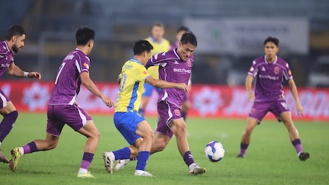 Mạc Hồng Quân tin Becamex TP.HCM sẽ trụ lại V.League